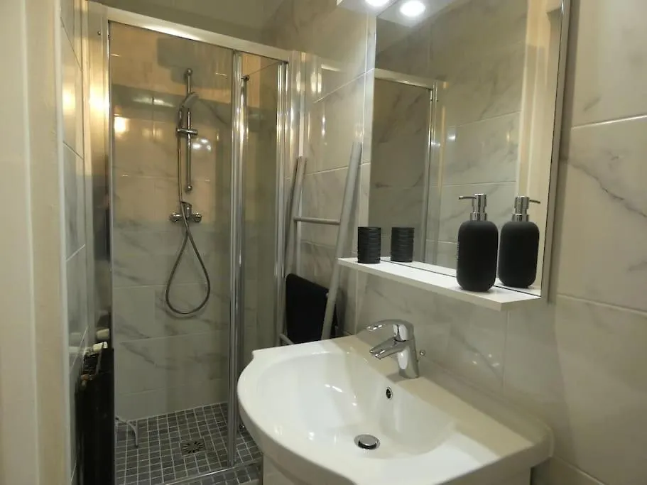 Studio Moderne En Rez De Jardin أنتيب شقة